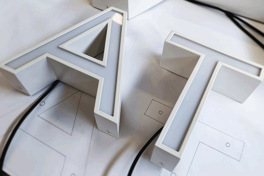 设计制作镂空字标识标牌具备哪些特征？